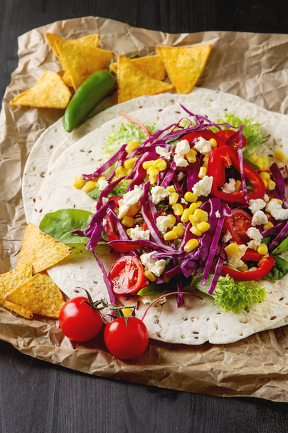 Ingredients for tacos or burrito making. Fresh organic vegetable - Foto, immagini