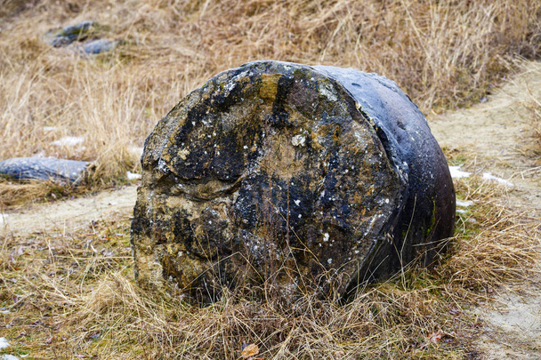 Costestin (trovantii) harvinaiset kallioperät, Valcea, Romania
 - Valokuva, kuva