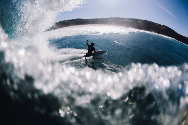 Homme surf baril vague
 - Photo, image