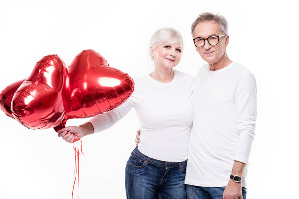 glückliches Senioren-Paar posiert. - Foto, Bild