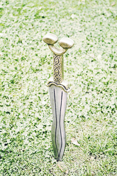 middeleeuwse zwaard brons - Foto, afbeelding