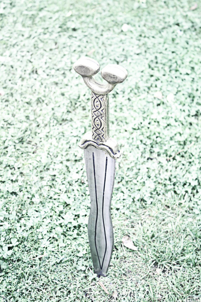 Espada medieval Bronce
 - Foto, Imagen