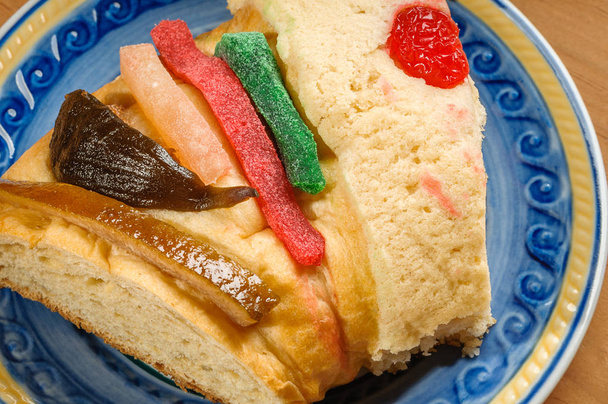 Epiphaniakuchen, Königskuchen, Roscon de Reyes oder Rosca de Reyes - Foto, Bild