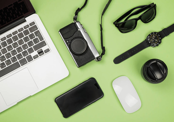 Flat lay style picture of workspace with office supplies - Foto, Imagem