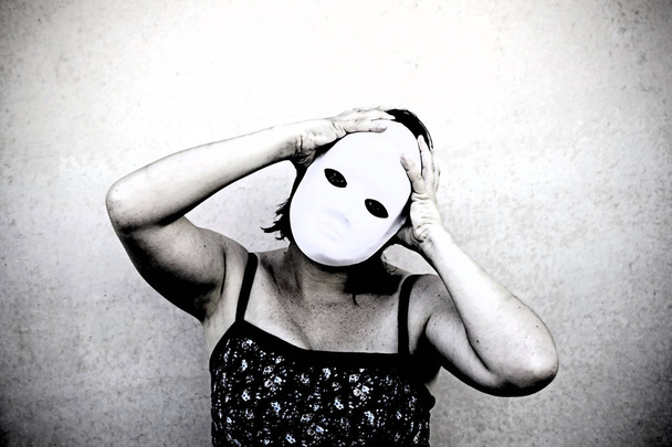 Máscara de menina doente
 - Foto, Imagem