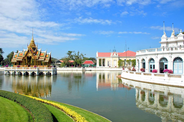 Thajské královské rezidence v Bang Pa královský palác známý jako součet - Fotografie, Obrázek