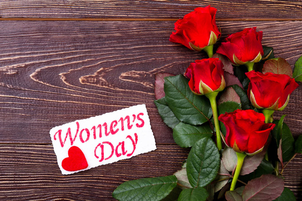 Троянди та жіночі денні листівки
. - Фото, зображення