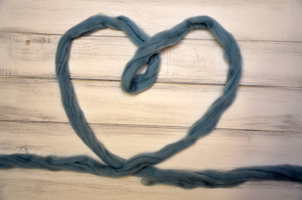 corazón de hilos de Merino, lana, día de San Valentín, amor
 - Foto, imagen