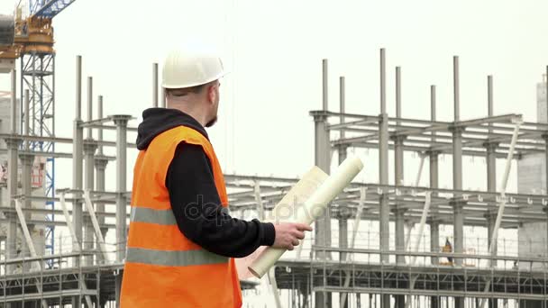 Az építkezésen mérnök - Felvétel, videó