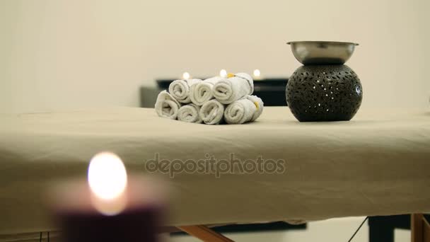 Lugar para la relajación - mesa de masaje
 - Imágenes, Vídeo