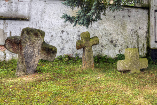 Croci di conciliazione in pietra
 - Foto, immagini