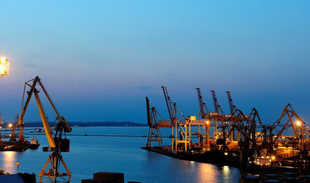port de mer la nuit
 - Photo, image