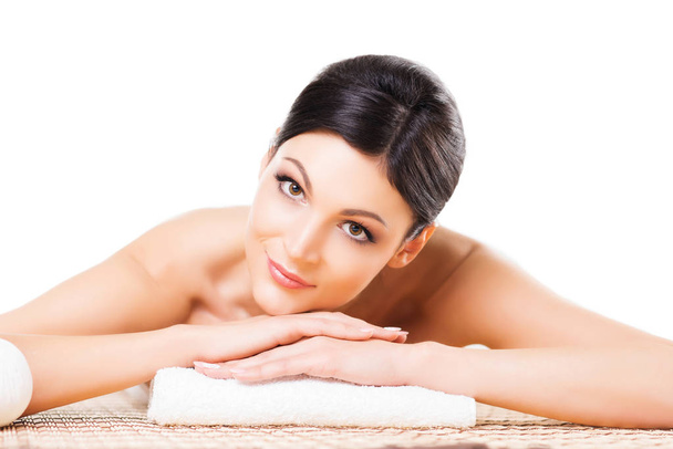 beautiful woman relaxing in spa salon - Foto, immagini