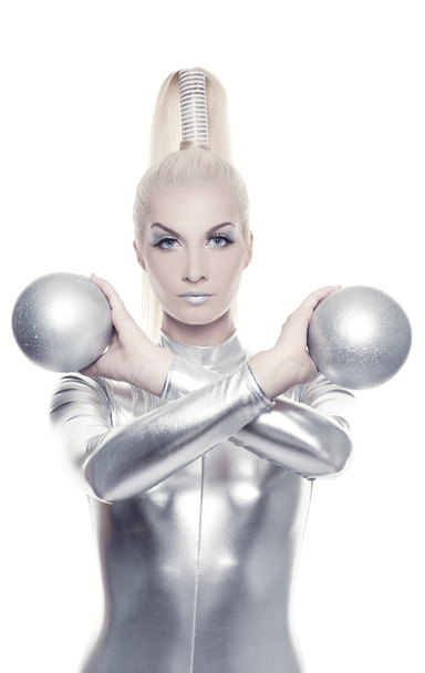 Cyber kobieta ze srebrnymi kulkami - Zdjęcie, obraz