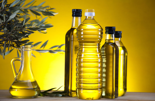 čerstvé olivy, olivový olej - Fotografie, Obrázek