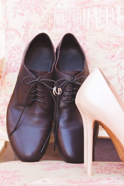 Štolbové boty, družička a snubní prsten - Fotografie, Obrázek