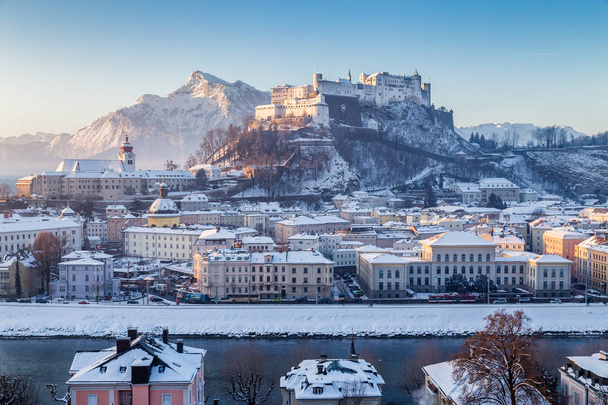 Historické město Salzburg v zimě, Rakousko - Fotografie, Obrázek