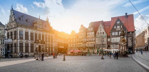 Bremen market square panorama al atardecer, Alemania
 - Foto, Imagen