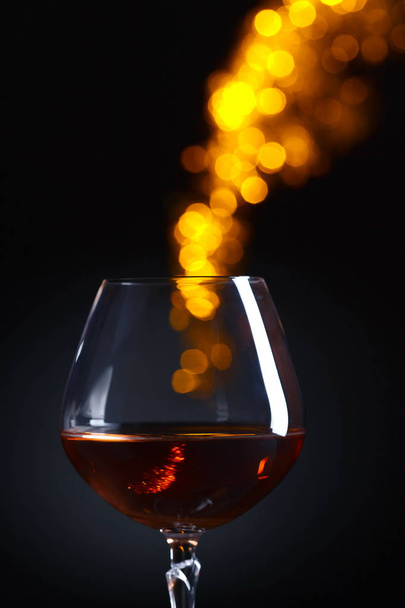 snifter de brandy
  - Foto, Imagen