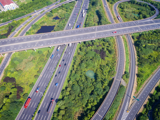 Вид с воздуха на шоссе
 - Фото, изображение