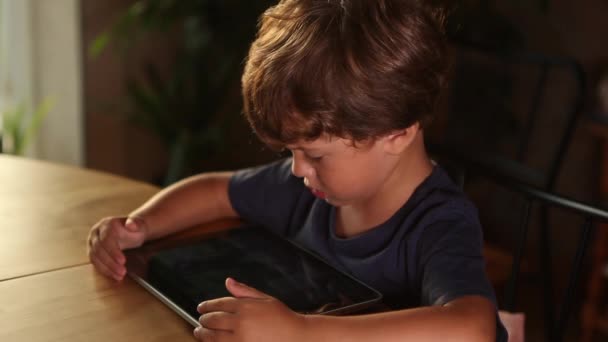 Tablet-PC für kleine Jungen - Filmmaterial, Video