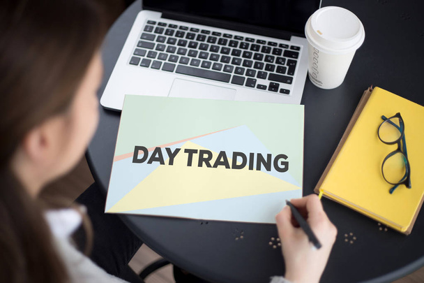 DAY TRADING CONCEPT - Foto, imagen