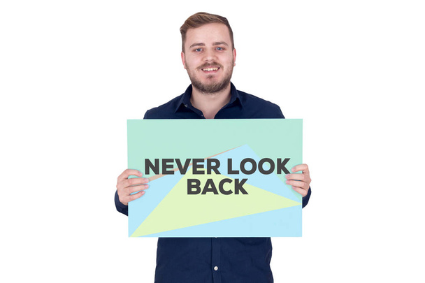 NEVER LOOK BACK CONCEPT card - 写真・画像