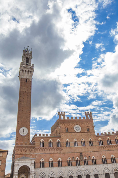 Palazzo Publico and Torre del Mangia in Siena - Φωτογραφία, εικόνα