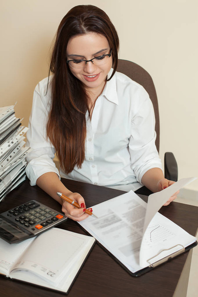 young female accountant - 写真・画像