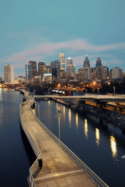 Philadelphia Skyline yöllä
 - Valokuva, kuva