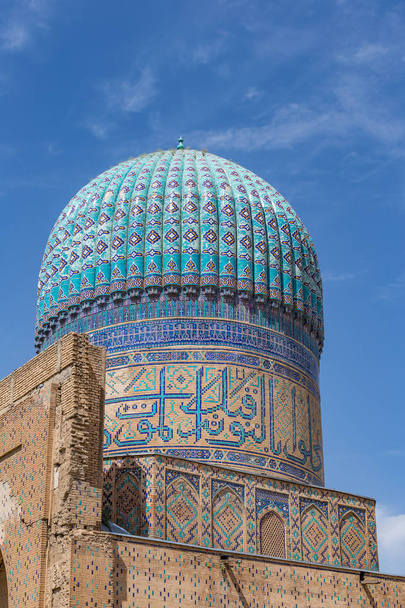 ウズベキスタンのサマルカンドでビビ Khanym モスクの詳細 - 写真・画像