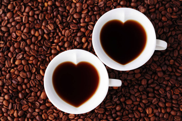 Tasses à café en forme de coeur
 - Photo, image