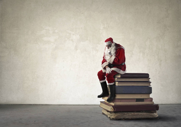 Santa on books - Fotó, kép