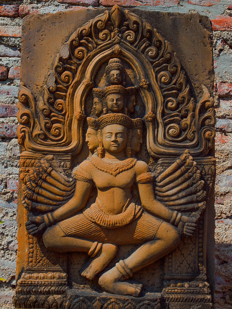 biały posąg Brahmy w Tajlandii świątyni - Zdjęcie, obraz