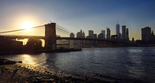 New York Brooklyn Bridge en het centrum - Foto, afbeelding