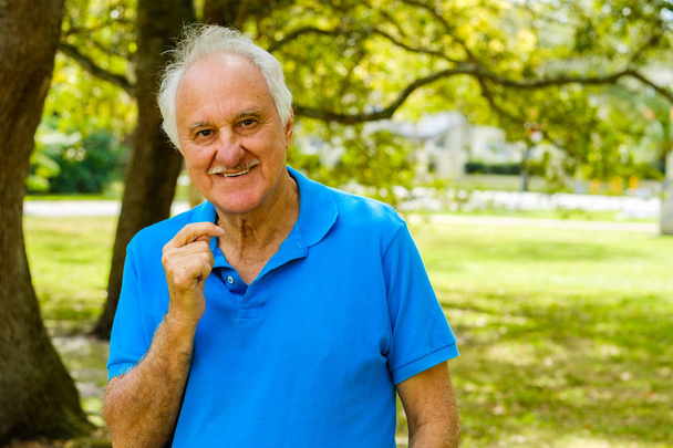 Elderly man outdoor - Photo, Image