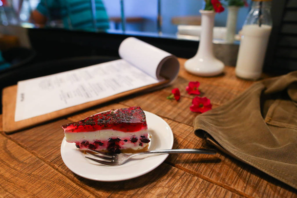 Fruit dessert in cafe on plate - Φωτογραφία, εικόνα