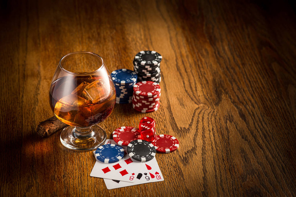 Cigar, chips for gamblings, drink and playing cards - Foto, Imagem