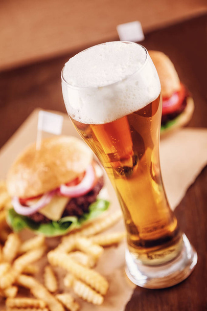 Beer and a Burger - Foto, Imagen