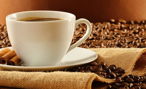 Fehér csésze kávé összetétele - Fotó, kép