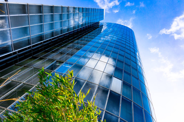 silhuetas de vidro modernas de arranha-céus. Construção de empresas
 - Foto, Imagem