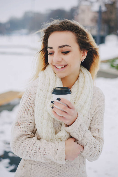 beautiful girl on winter walk - Fotografie, Obrázek