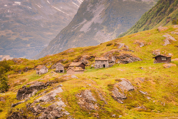 Norwegian old country houses in mountains. - Fotoğraf, Görsel