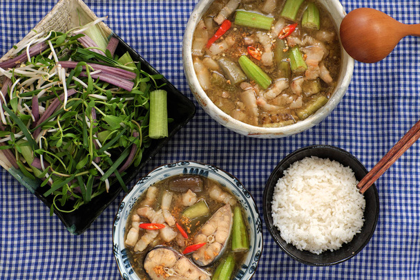 Vietnamilaista ruokaa päivittäiseksi ateriaksi, mam kho
 - Valokuva, kuva