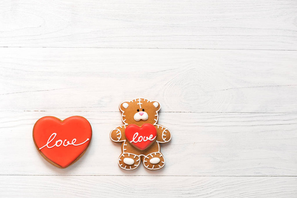 Gingerbread figures for Valentine to Valentine's Day on isolated - Foto, Imagen