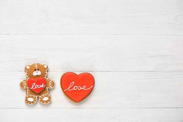 Gingerbread figures for Valentine to Valentine's Day on isolated - Foto, Bild