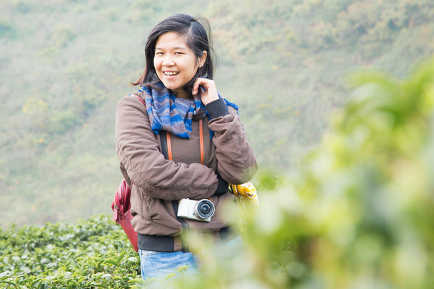 Turistas asiáticos disfrutan en plantaciones de té
 - Foto, imagen
