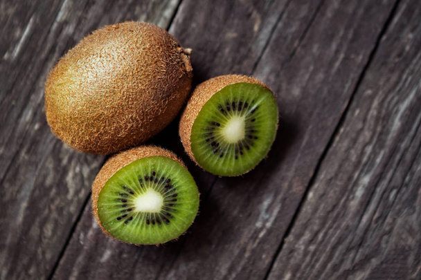 Fresh green healthy kiwi fruits and slice - Fotografie, Obrázek