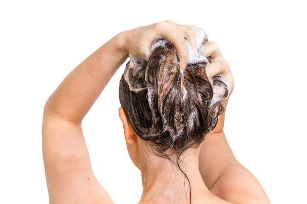 Mulher atraente lavar o cabelo com shampoo no chuveiro
 - Foto, Imagem
