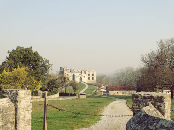 Castello di Bidache nei Paesi Baschi
 - Foto, immagini